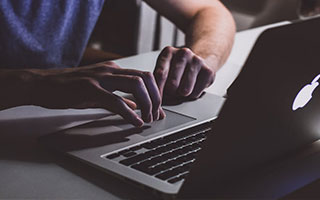 王曼昱出席抽签仪式，樊振东德甲取得两连胜，击败户上隼辅